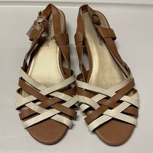 Montego Bay Club Sandals 9.5 NWT Strappy Brown White Summer 1 Inch Wedge